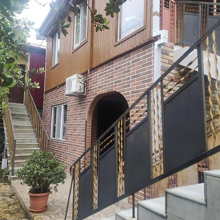 Private House In Batumi Hotel Exterior foto